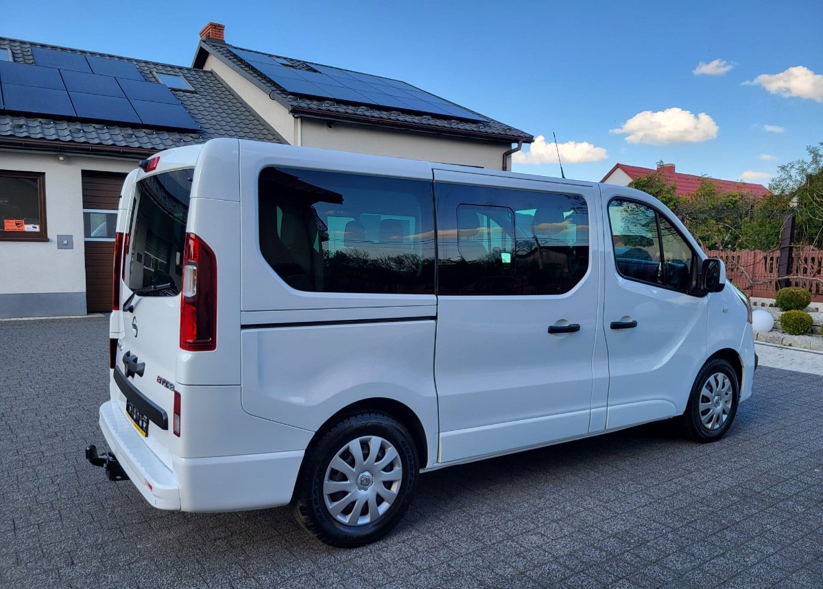 Opel Vivaro bogato doposażone serwisowane Zarejstrowane - Putnički kombi: slika Opel Vivaro bogato doposażone serwisowane Zarejstrowane - Putnički kombi Opel Vivaro bogato doposażone serwisowane Zarejstrowane - Putnički kombi: slika Opel Vivaro bogato doposażone serwisowane Zarejstrowane - Putnički kombi