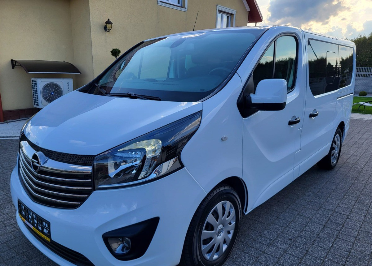 Opel Vivaro bogato doposażone serwisowane Zarejstrowane - Putnički kombi: slika Opel Vivaro bogato doposażone serwisowane Zarejstrowane - Putnički kombi Opel Vivaro bogato doposażone serwisowane Zarejstrowane - Putnički kombi: slika Opel Vivaro bogato doposażone serwisowane Zarejstrowane - Putnički kombi