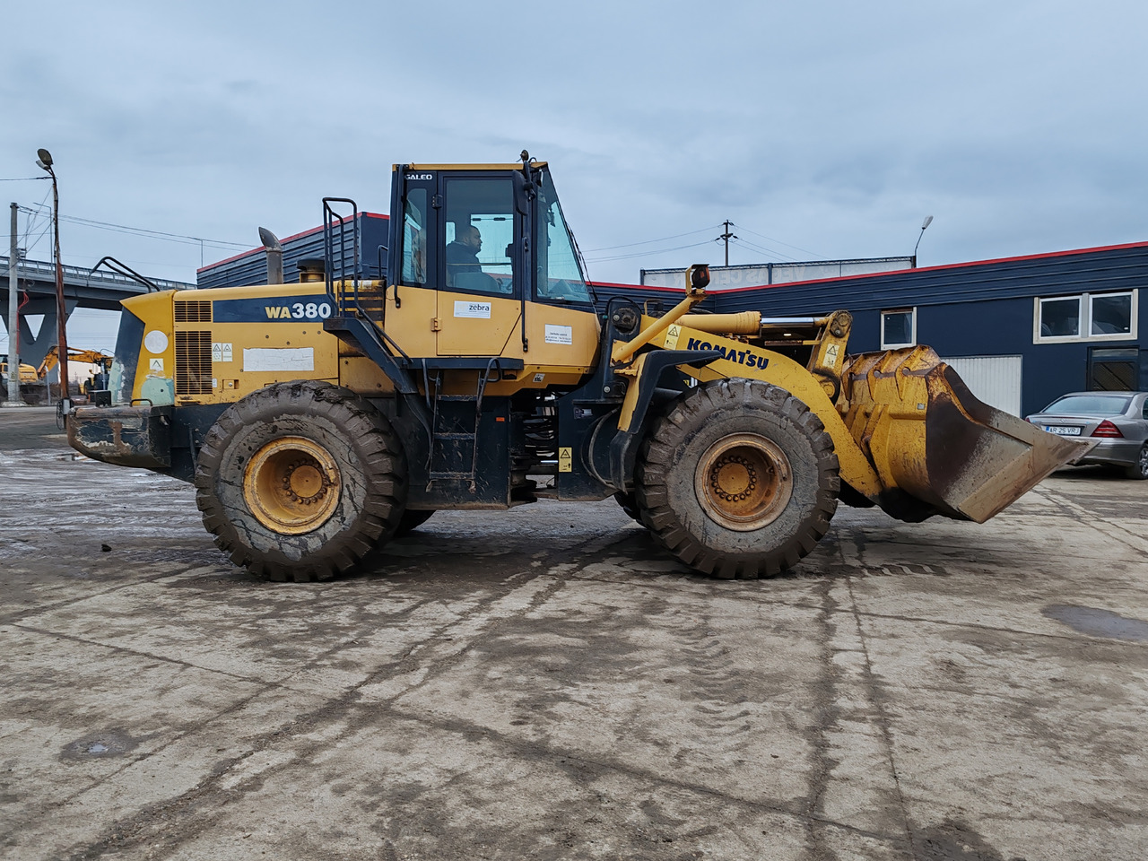KOMATSU WA 380-S - Utovarivač na kotačima: slika KOMATSU WA 380-S - Utovarivač na kotačima KOMATSU WA 380-S - Utovarivač na kotačima: slika KOMATSU WA 380-S - Utovarivač na kotačima
