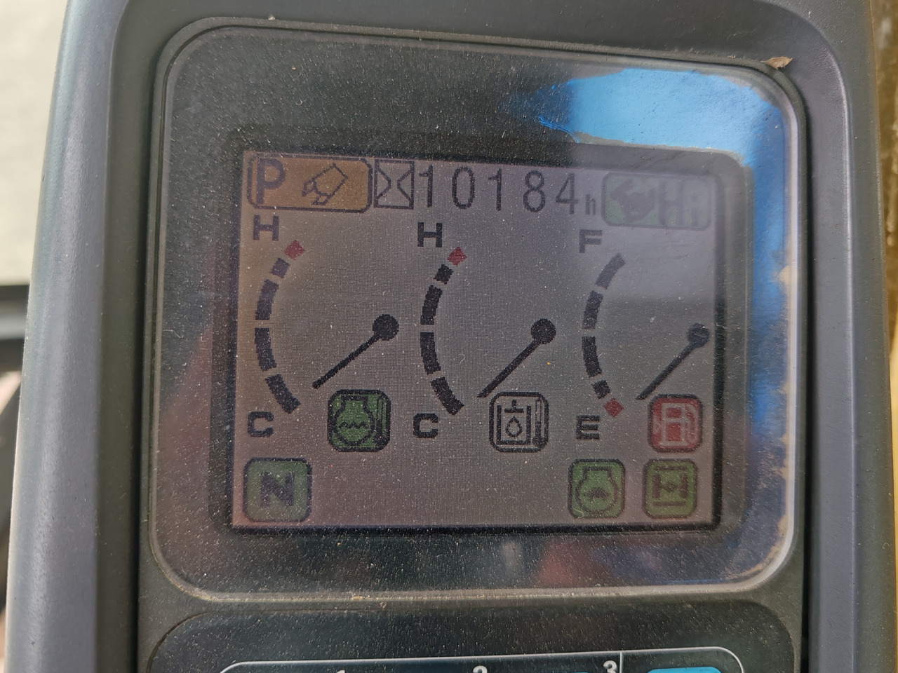 Bager na kotačima Komatsu PW140-7: slika Bager na kotačima Komatsu PW140-7