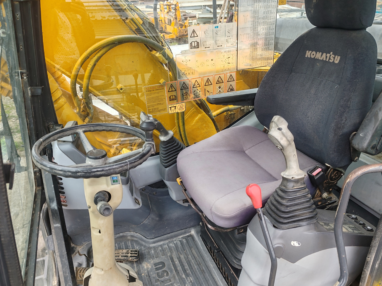 Bager na kotačima Komatsu PW140-7: slika Bager na kotačima Komatsu PW140-7