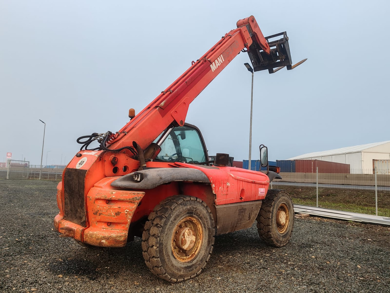 Manitou MHT 950 LT - Teleskopski utovarivač na kotačima: slika Manitou MHT 950 LT - Teleskopski utovarivač na kotačima Manitou MHT 950 LT - Teleskopski utovarivač na kotačima: slika Manitou MHT 950 LT - Teleskopski utovarivač na kotačima