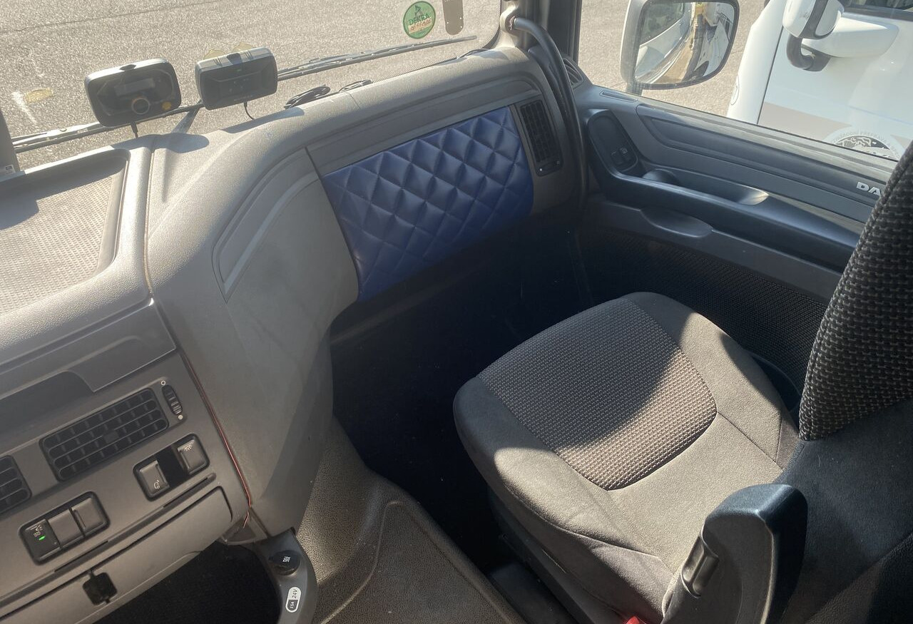 DAF - Tegljač: slika DAF - Tegljač DAF - Tegljač: slika DAF - Tegljač