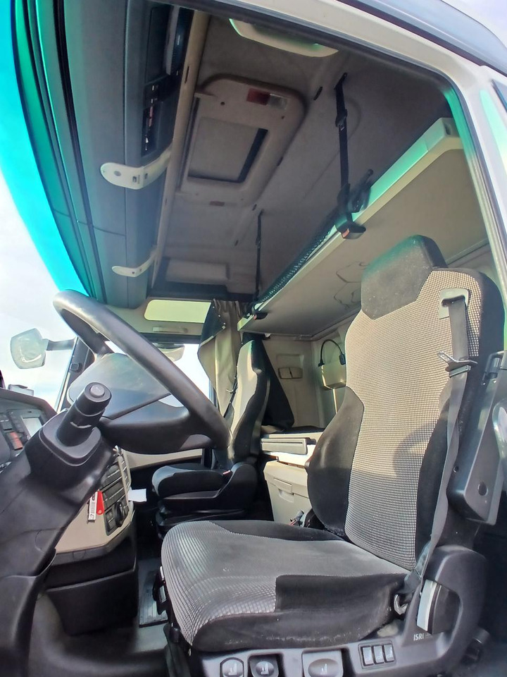 Interior photo 1: Tegljač MAN TGX Interior photo 1: Tegljač MAN TGX