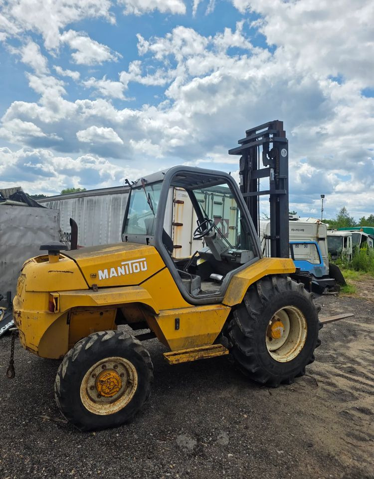 Manitou M26.4 Terenowy 4x4 5,5m - Viličar za teške terene: slika Manitou M26.4 Terenowy 4x4 5,5m - Viličar za teške terene Manitou M26.4 Terenowy 4x4 5,5m - Viličar za teške terene: slika Manitou M26.4 Terenowy 4x4 5,5m - Viličar za teške terene