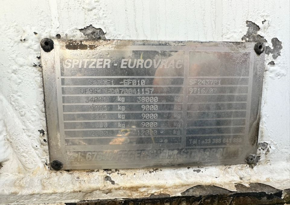 Spitzer S27 - Poluprikolica cisterna: slika Spitzer S27 - Poluprikolica cisterna Spitzer S27 - Poluprikolica cisterna: slika Spitzer S27 - Poluprikolica cisterna