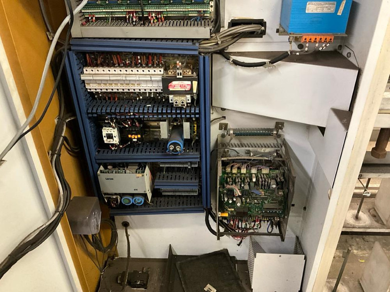 Građevinski strojevi ICBT C300E: slika Građevinski strojevi ICBT C300E
