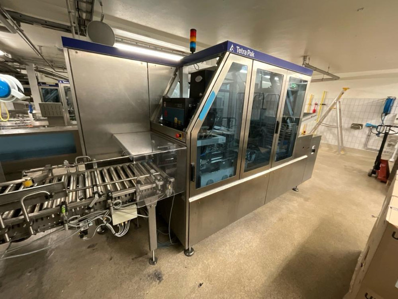 Tetra Pak Cardboard Packer - Stroj za pakiranje: slika Tetra Pak Cardboard Packer - Stroj za pakiranje Tetra Pak Cardboard Packer - Stroj za pakiranje: slika Tetra Pak Cardboard Packer - Stroj za pakiranje