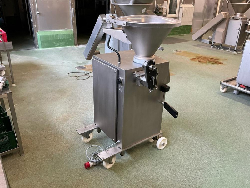 Vemag Sausage-linker - Oprema za prehrambenu industriju: slika Vemag Sausage-linker - Oprema za prehrambenu industriju Vemag Sausage-linker - Oprema za prehrambenu industriju: slika Vemag Sausage-linker - Oprema za prehrambenu industriju