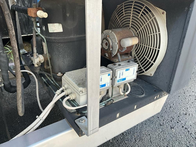 Oprema za prehrambenu industriju Weldholms DF 953 AD: slika Oprema za prehrambenu industriju Weldholms DF 953 AD Oprema za prehrambenu industriju Weldholms DF 953 AD: slika Oprema za prehrambenu industriju Weldholms DF 953 AD