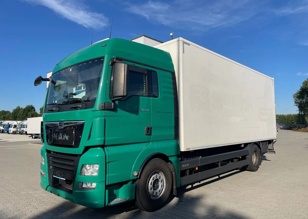 MAN TGX 18.420/ KONTENER 7,2m - Kamion sandučar: slika MAN TGX 18.420/ KONTENER 7,2m - Kamion sandučar MAN TGX 18.420/ KONTENER 7,2m - Kamion sandučar: slika MAN TGX 18.420/ KONTENER 7,2m - Kamion sandučar
