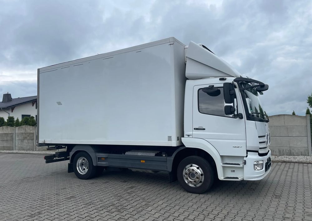 Mercedes-Benz ATEGO 1227 CHŁODNIA HAKOWA / HAKÓWKA - Kamion hladnjača: slika Mercedes-Benz ATEGO 1227 CHŁODNIA HAKOWA / HAKÓWKA - Kamion hladnjača Mercedes-Benz ATEGO 1227 CHŁODNIA HAKOWA / HAKÓWKA - Kamion hladnjača: slika Mercedes-Benz ATEGO 1227 CHŁODNIA HAKOWA / HAKÓWKA - Kamion hladnjača