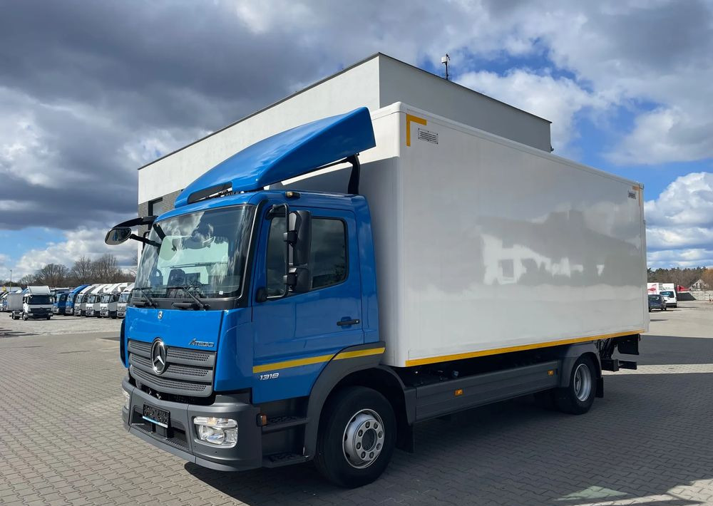 Mercedes-Benz ATEGO 1318, kontener 6,2m, ładowność 7,5 tony! - Kamion sandučar: slika Mercedes-Benz ATEGO 1318, kontener 6,2m, ładowność 7,5 tony! - Kamion sandučar Mercedes-Benz ATEGO 1318, kontener 6,2m, ładowność 7,5 tony! - Kamion sandučar: slika Mercedes-Benz ATEGO 1318, kontener 6,2m, ładowność 7,5 tony! - Kamion sandučar