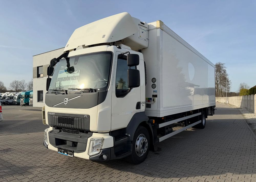 Volvo FL 16.250/ 19 PALET/ Ładownośc 6 ton/ na poduszkach! - Kamion hladnjača: slika Volvo FL 16.250/ 19 PALET/ Ładownośc 6 ton/ na poduszkach! - Kamion hladnjača Volvo FL 16.250/ 19 PALET/ Ładownośc 6 ton/ na poduszkach! - Kamion hladnjača: slika Volvo FL 16.250/ 19 PALET/ Ładownośc 6 ton/ na poduszkach! - Kamion hladnjača