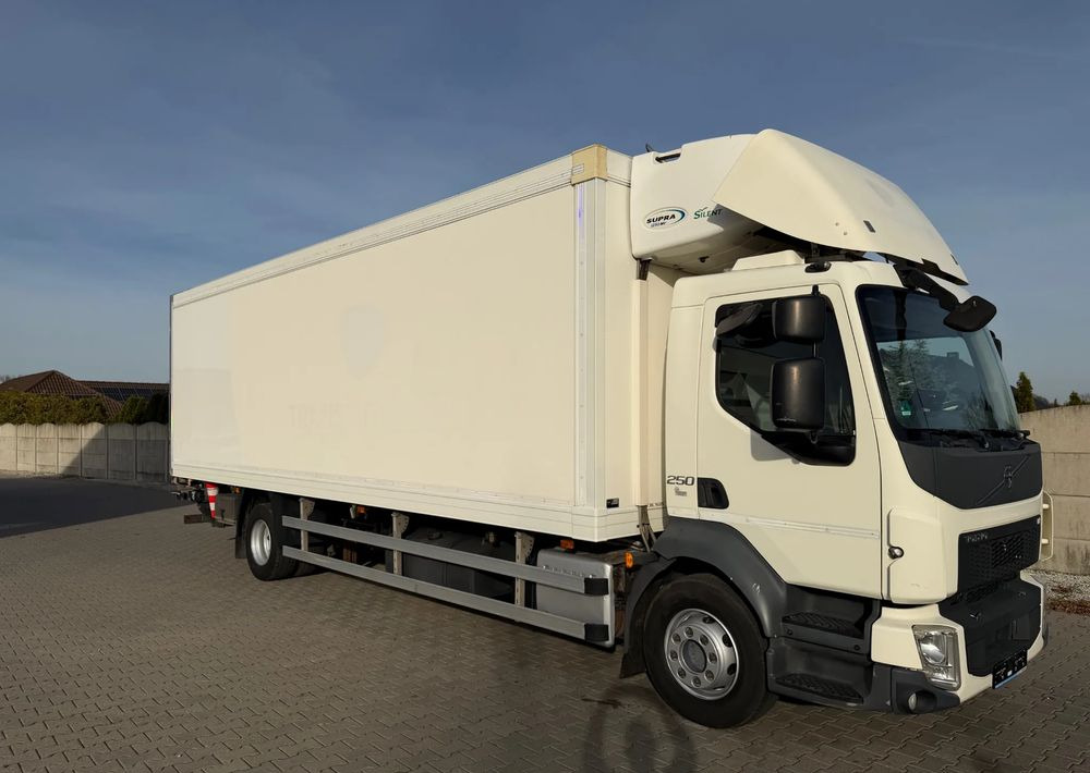 Volvo FL 16.250/ 19 PALET/ Ładownośc 6 ton/ na poduszkach! - Kamion hladnjača: slika Volvo FL 16.250/ 19 PALET/ Ładownośc 6 ton/ na poduszkach! - Kamion hladnjača Volvo FL 16.250/ 19 PALET/ Ładownośc 6 ton/ na poduszkach! - Kamion hladnjača: slika Volvo FL 16.250/ 19 PALET/ Ładownośc 6 ton/ na poduszkach! - Kamion hladnjača