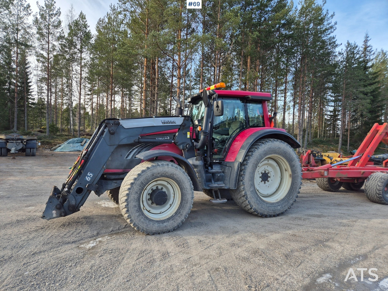 Valtra T182 - Traktor: slika Valtra T182 - Traktor Valtra T182 - Traktor: slika Valtra T182 - Traktor
