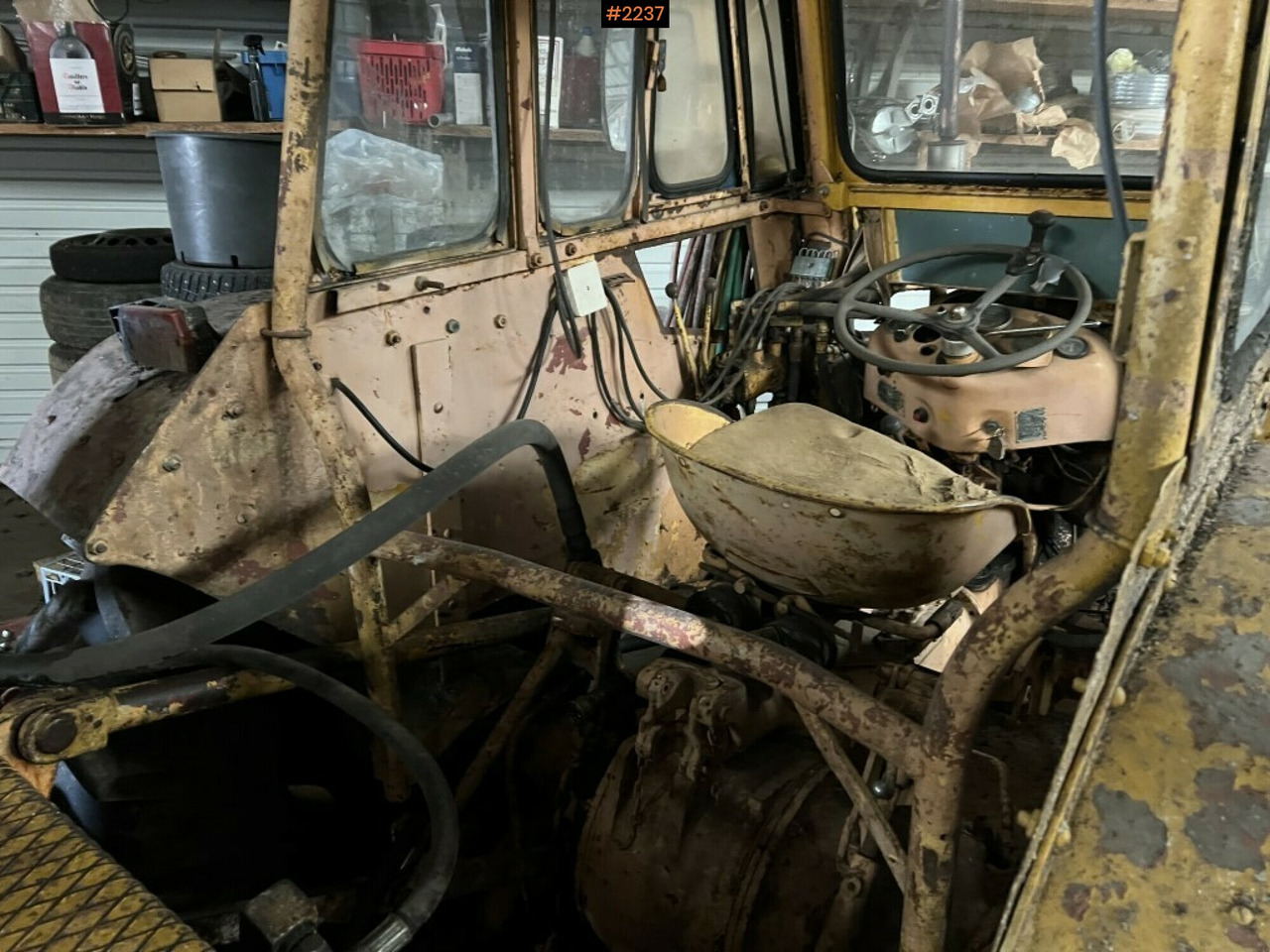 Backhoe loader- MASSEY-FERGUSON 203 - Rovokopač-utovarivač: slika Backhoe loader- MASSEY-FERGUSON 203 - Rovokopač-utovarivač Backhoe loader- MASSEY-FERGUSON 203 - Rovokopač-utovarivač: slika Backhoe loader- MASSEY-FERGUSON 203 - Rovokopač-utovarivač