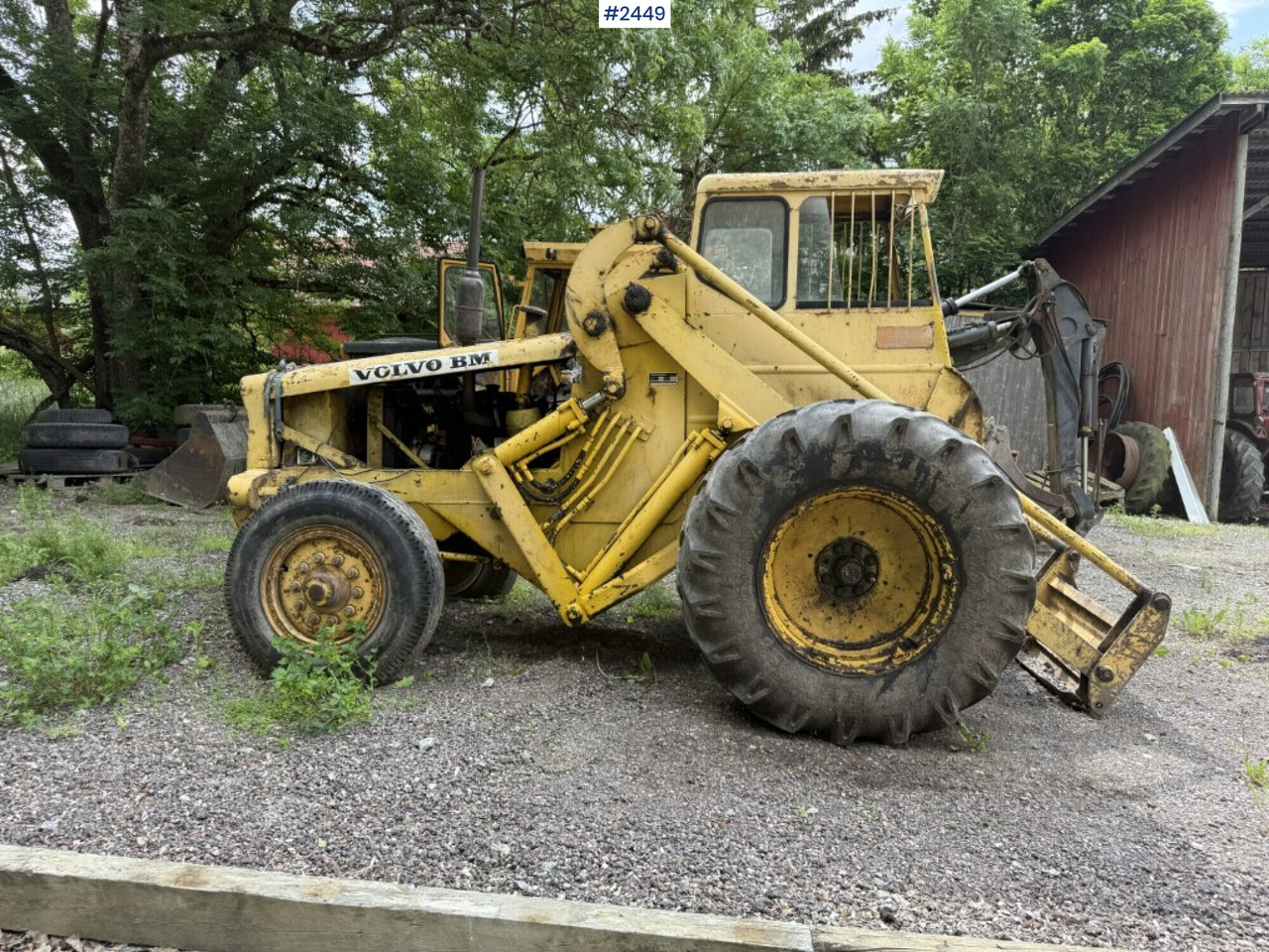 Backhoe loader Volvo BM LM 218 Repair item - Traktor: slika Backhoe loader Volvo BM LM 218 Repair item - Traktor Backhoe loader Volvo BM LM 218 Repair item - Traktor: slika Backhoe loader Volvo BM LM 218 Repair item - Traktor