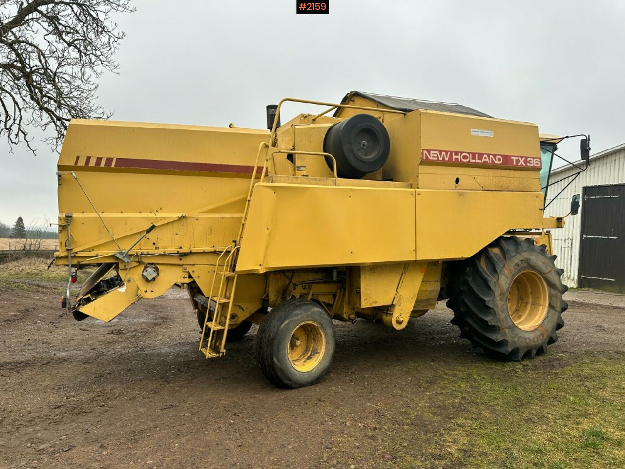 Combine harvester New Holland TX36 20 ft header with wagon (see video) - Kombajn za žetvu: slika Combine harvester New Holland TX36 20 ft header with wagon (see video) - Kombajn za žetvu Combine harvester New Holland TX36 20 ft header with wagon (see video) - Kombajn za žetvu: slika Combine harvester New Holland TX36 20 ft header with wagon (see video) - Kombajn za žetvu