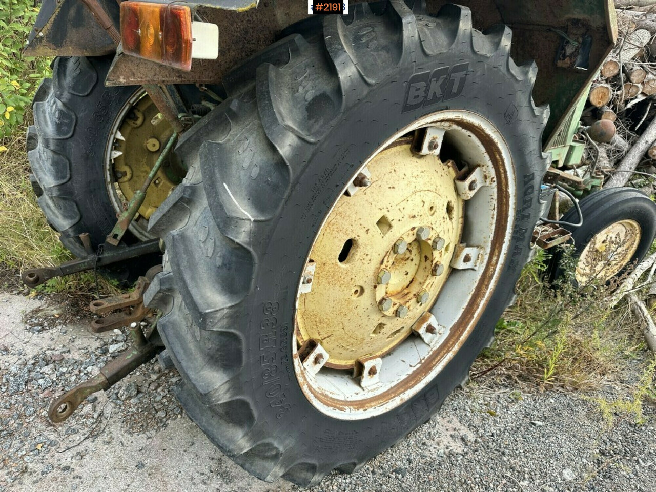John Deere 2130 Tractor - Traktor: slika John Deere 2130 Tractor - Traktor John Deere 2130 Tractor - Traktor: slika John Deere 2130 Tractor - Traktor