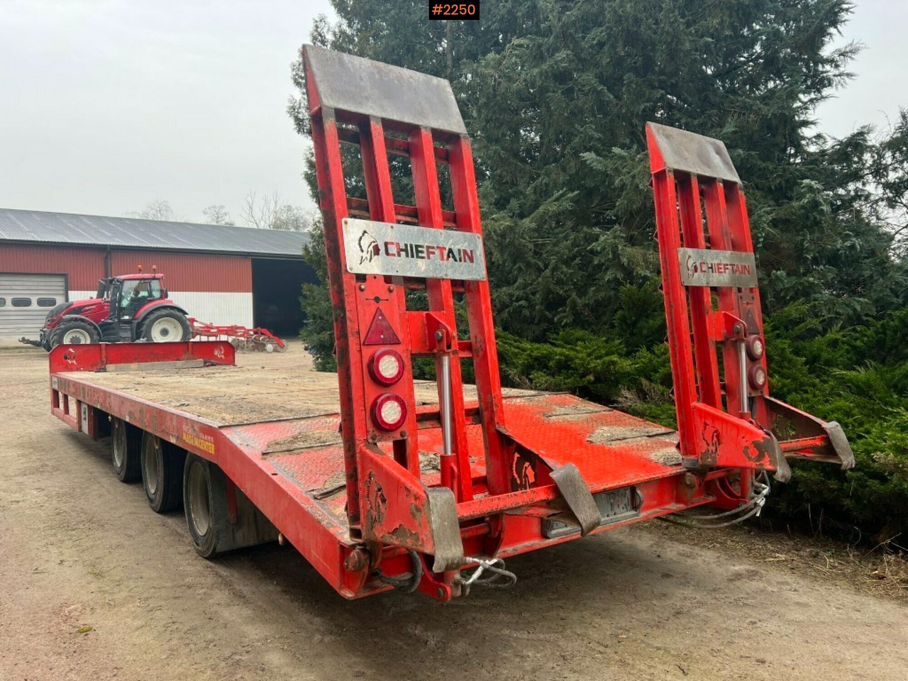 Machine trailer - Chieftain Trailers LTD - For tractor - Prikolica s niskim utovarivačem: slika Machine trailer - Chieftain Trailers LTD - For tractor - Prikolica s niskim utovarivačem Machine trailer - Chieftain Trailers LTD - For tractor - Prikolica s niskim utovarivačem: slika Machine trailer - Chieftain Trailers LTD - For tractor - Prikolica s niskim utovarivačem