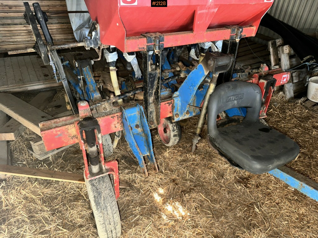 Row crop cleaner Hatzenbichler with fertilizer - Oprema za obradu tla: slika Row crop cleaner Hatzenbichler with fertilizer - Oprema za obradu tla Row crop cleaner Hatzenbichler with fertilizer - Oprema za obradu tla: slika Row crop cleaner Hatzenbichler with fertilizer - Oprema za obradu tla
