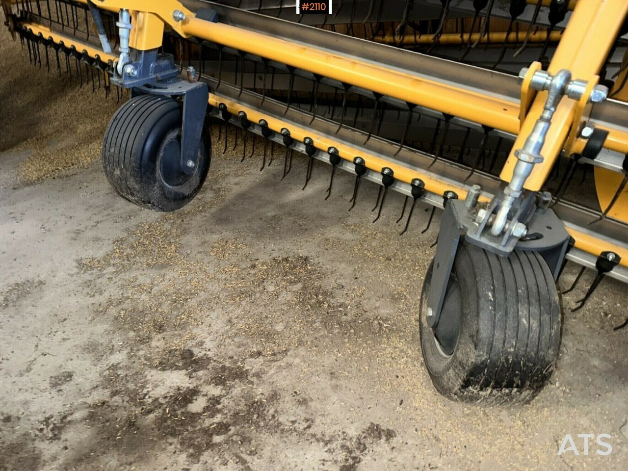 Zakup  Towed Swathers ELHO V-Twin 950 S Towed Swathers ELHO V-Twin 950 S: slika Zakup  Towed Swathers ELHO V-Twin 950 S Towed Swathers ELHO V-Twin 950 S