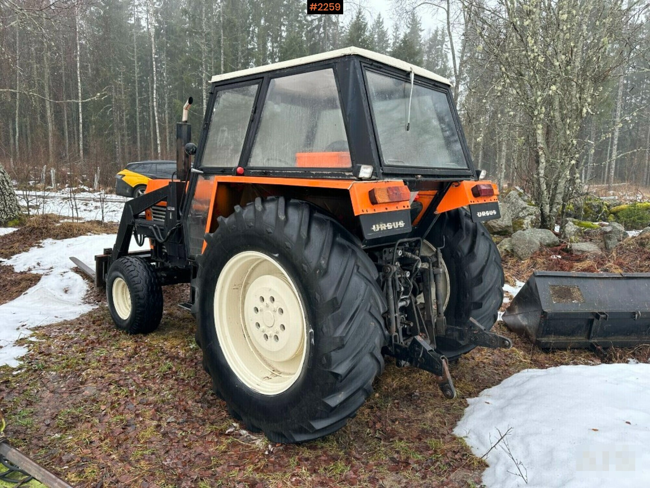Tractor Ursus C385 Deluxe! with loader and implements - Traktor: slika Tractor Ursus C385 Deluxe! with loader and implements - Traktor Tractor Ursus C385 Deluxe! with loader and implements - Traktor: slika Tractor Ursus C385 Deluxe! with loader and implements - Traktor