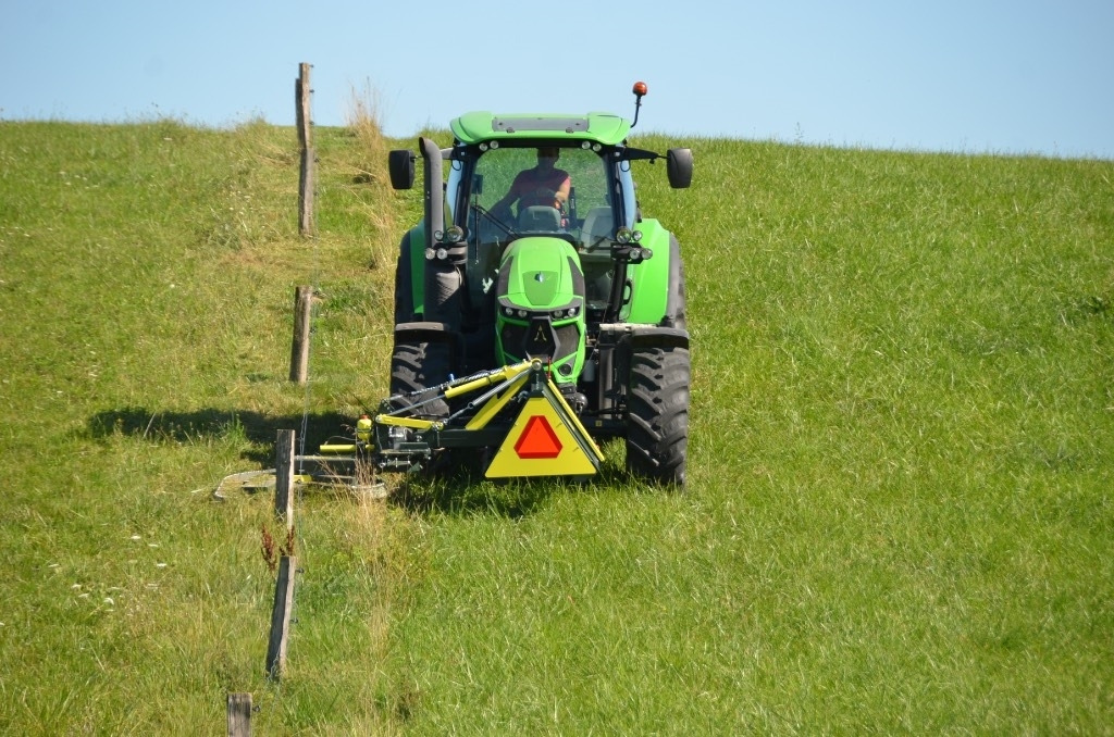Zaunmäher TriCut A1250 Leitplankenmäher Pfahlmäher - Kosilica: slika Zaunmäher TriCut A1250 Leitplankenmäher Pfahlmäher - Kosilica Zaunmäher TriCut A1250 Leitplankenmäher Pfahlmäher - Kosilica: slika Zaunmäher TriCut A1250 Leitplankenmäher Pfahlmäher - Kosilica