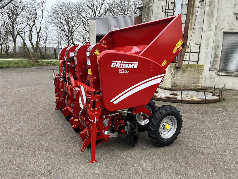 Grimme GL 420 hydraulische aandrijving - Sadilica za krumpir: slika Grimme GL 420 hydraulische aandrijving - Sadilica za krumpir Grimme GL 420 hydraulische aandrijving - Sadilica za krumpir: slika Grimme GL 420 hydraulische aandrijving - Sadilica za krumpir