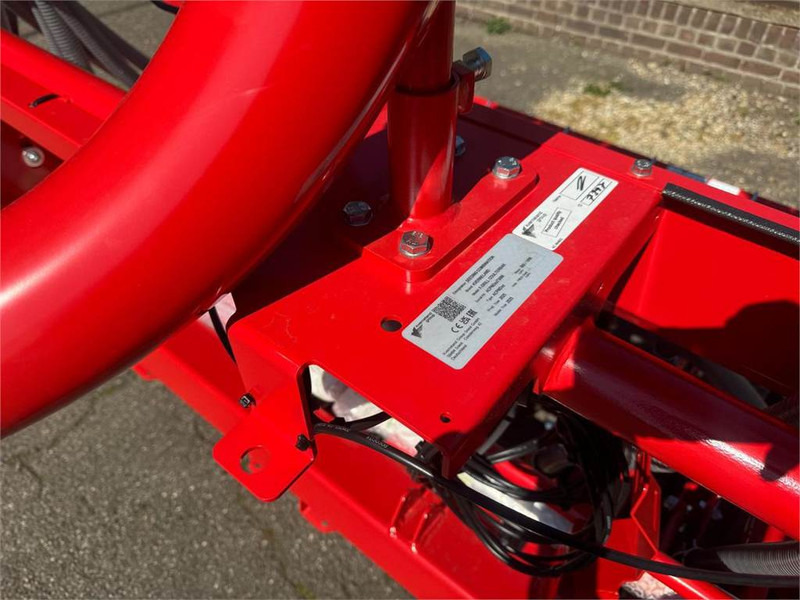 Kverneland CB 3500 Euro - Kombajn i sijačica: slika Kverneland CB 3500 Euro - Kombajn i sijačica Kverneland CB 3500 Euro - Kombajn i sijačica: slika Kverneland CB 3500 Euro - Kombajn i sijačica