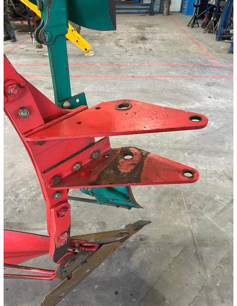 Kverneland LO / LB - Plug: slika Kverneland LO / LB - Plug Kverneland LO / LB - Plug: slika Kverneland LO / LB - Plug