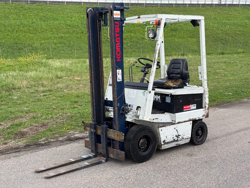 Komatsu Elektrische FB15-5 - Električni viličar: slika Komatsu Elektrische FB15-5 - Električni viličar Komatsu Elektrische FB15-5 - Električni viličar: slika Komatsu Elektrische FB15-5 - Električni viličar