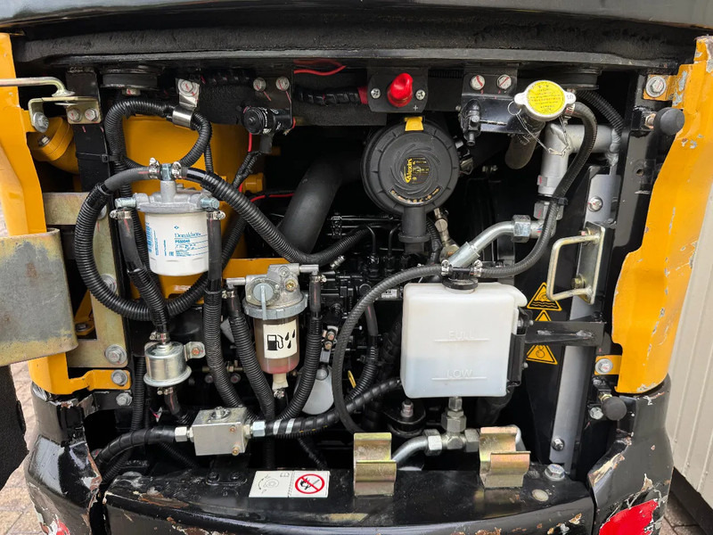 Mini bager Sany SY18C: slika Mini bager Sany SY18C