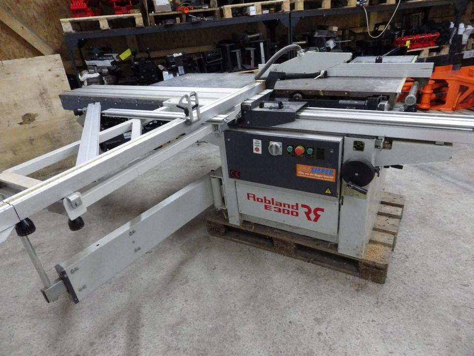 2 x Formatkreissäge mit Vorritzer Altendorf F90 und ROBLAND E300 - Oprema za radionice: slika 2 x Formatkreissäge mit Vorritzer Altendorf F90 und ROBLAND E300 - Oprema za radionice 2 x Formatkreissäge mit Vorritzer Altendorf F90 und ROBLAND E300 - Oprema za radionice: slika 2 x Formatkreissäge mit Vorritzer Altendorf F90 und ROBLAND E300 - Oprema za radionice
