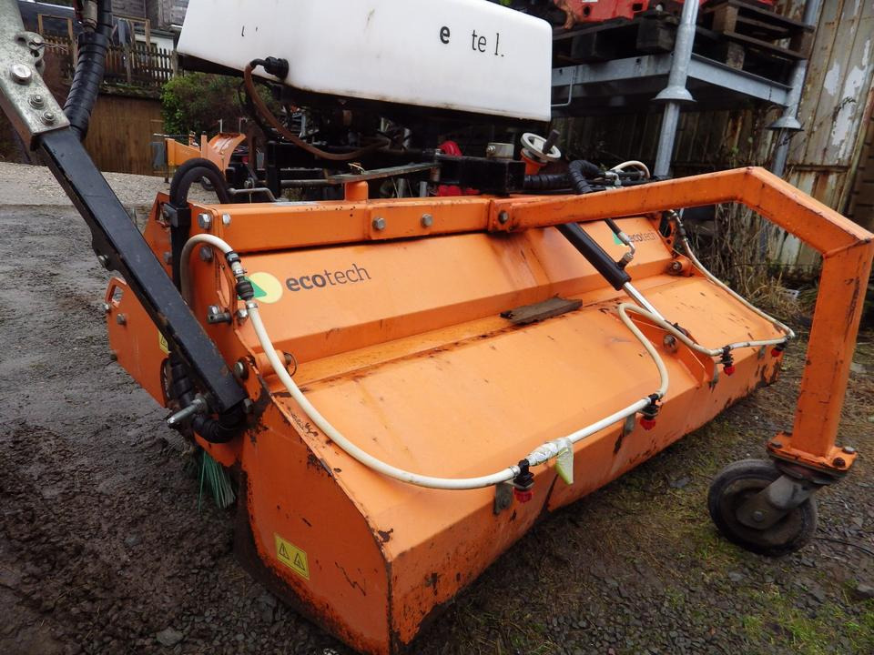 Ralica za snijeg Schneeschild + Kehrmaschine für KRAMER 350 180 112: slika Ralica za snijeg Schneeschild + Kehrmaschine für KRAMER 350 180 112 Ralica za snijeg Schneeschild + Kehrmaschine für KRAMER 350 180 112: slika Ralica za snijeg Schneeschild + Kehrmaschine für KRAMER 350 180 112