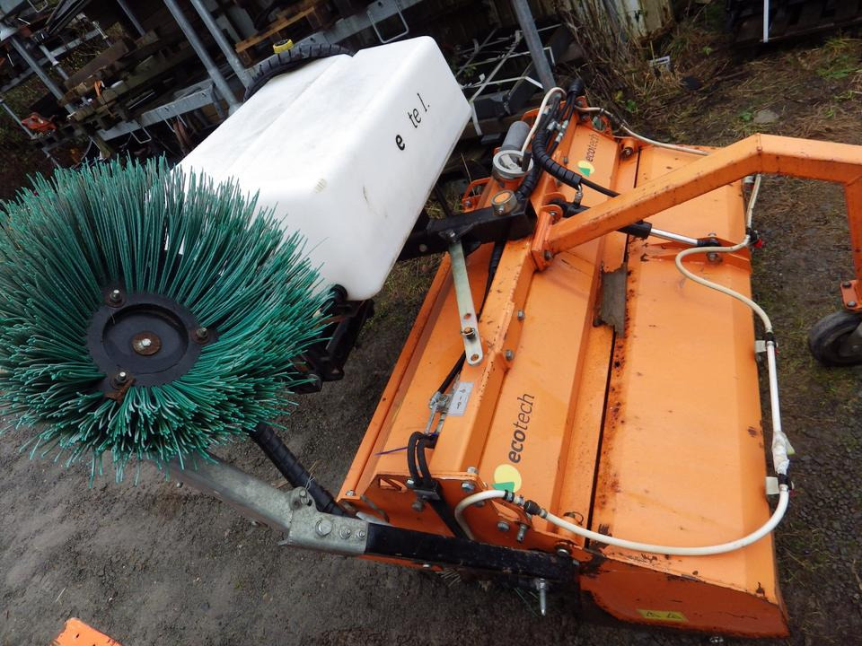 Ralica za snijeg Schneeschild + Kehrmaschine für KRAMER 350 180 112: slika Ralica za snijeg Schneeschild + Kehrmaschine für KRAMER 350 180 112 Ralica za snijeg Schneeschild + Kehrmaschine für KRAMER 350 180 112: slika Ralica za snijeg Schneeschild + Kehrmaschine für KRAMER 350 180 112