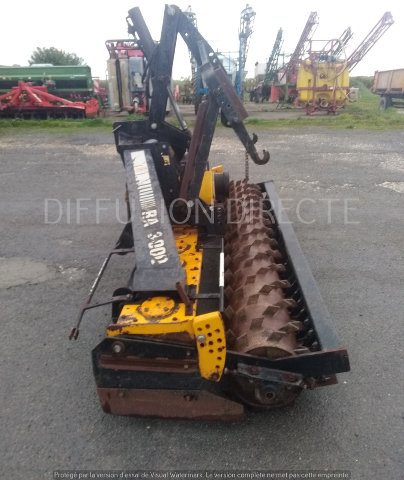 AGRAM HERSE ROTATIVE RA 3000 - Traktorska freza: slika AGRAM HERSE ROTATIVE RA 3000 - Traktorska freza AGRAM HERSE ROTATIVE RA 3000 - Traktorska freza: slika AGRAM HERSE ROTATIVE RA 3000 - Traktorska freza