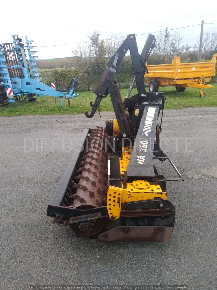 AGRAM HERSE ROTATIVE RA 3000 - Traktorska freza: slika AGRAM HERSE ROTATIVE RA 3000 - Traktorska freza AGRAM HERSE ROTATIVE RA 3000 - Traktorska freza: slika AGRAM HERSE ROTATIVE RA 3000 - Traktorska freza