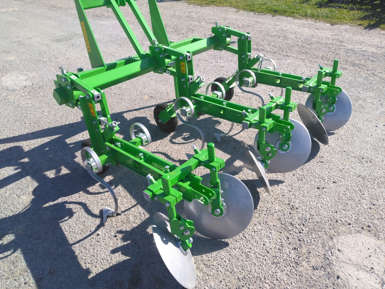 BOMET Butteuse à disques 2 rangs NEMBUS - Oprema za obradu tla: slika BOMET Butteuse à disques 2 rangs NEMBUS - Oprema za obradu tla BOMET Butteuse à disques 2 rangs NEMBUS - Oprema za obradu tla: slika BOMET Butteuse à disques 2 rangs NEMBUS - Oprema za obradu tla