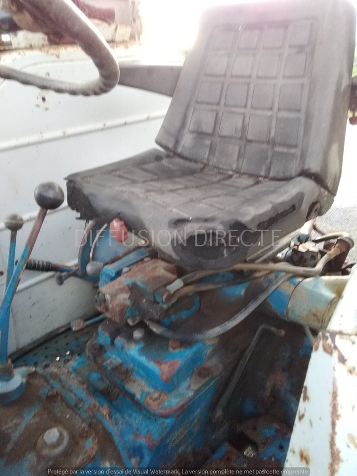 FORD TRACTEUR AGRICOLE 5000 SUPER MAJOR - Traktor: slika FORD TRACTEUR AGRICOLE 5000 SUPER MAJOR - Traktor FORD TRACTEUR AGRICOLE 5000 SUPER MAJOR - Traktor: slika FORD TRACTEUR AGRICOLE 5000 SUPER MAJOR - Traktor