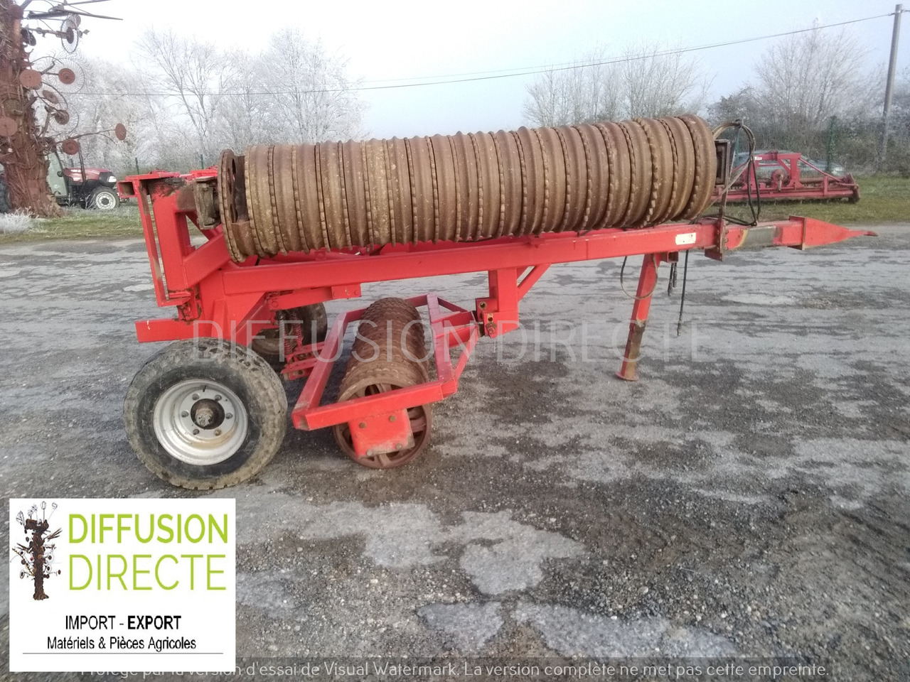 QUIVOGNE ROULEAU CAMBRIDGE R 630 - Valjak za poljoprivredna gospodarstva: slika QUIVOGNE ROULEAU CAMBRIDGE R 630 - Valjak za poljoprivredna gospodarstva QUIVOGNE ROULEAU CAMBRIDGE R 630 - Valjak za poljoprivredna gospodarstva: slika QUIVOGNE ROULEAU CAMBRIDGE R 630 - Valjak za poljoprivredna gospodarstva