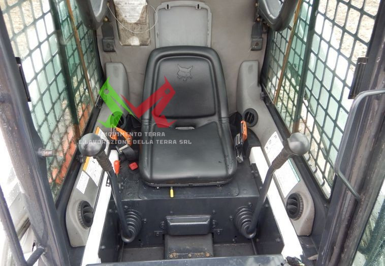 Bobcat S 185 - Mini utovarivač: slika Bobcat S 185 - Mini utovarivač Bobcat S 185 - Mini utovarivač: slika Bobcat S 185 - Mini utovarivač