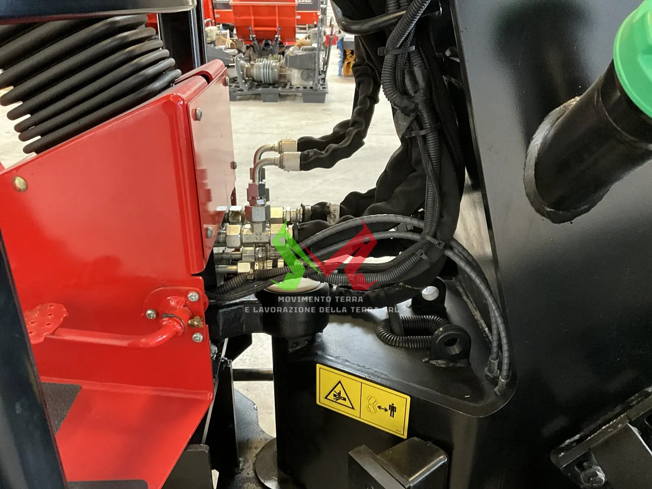 Manitou MLA1-25 - Mini utovarivač: slika Manitou MLA1-25 - Mini utovarivač Manitou MLA1-25 - Mini utovarivač: slika Manitou MLA1-25 - Mini utovarivač