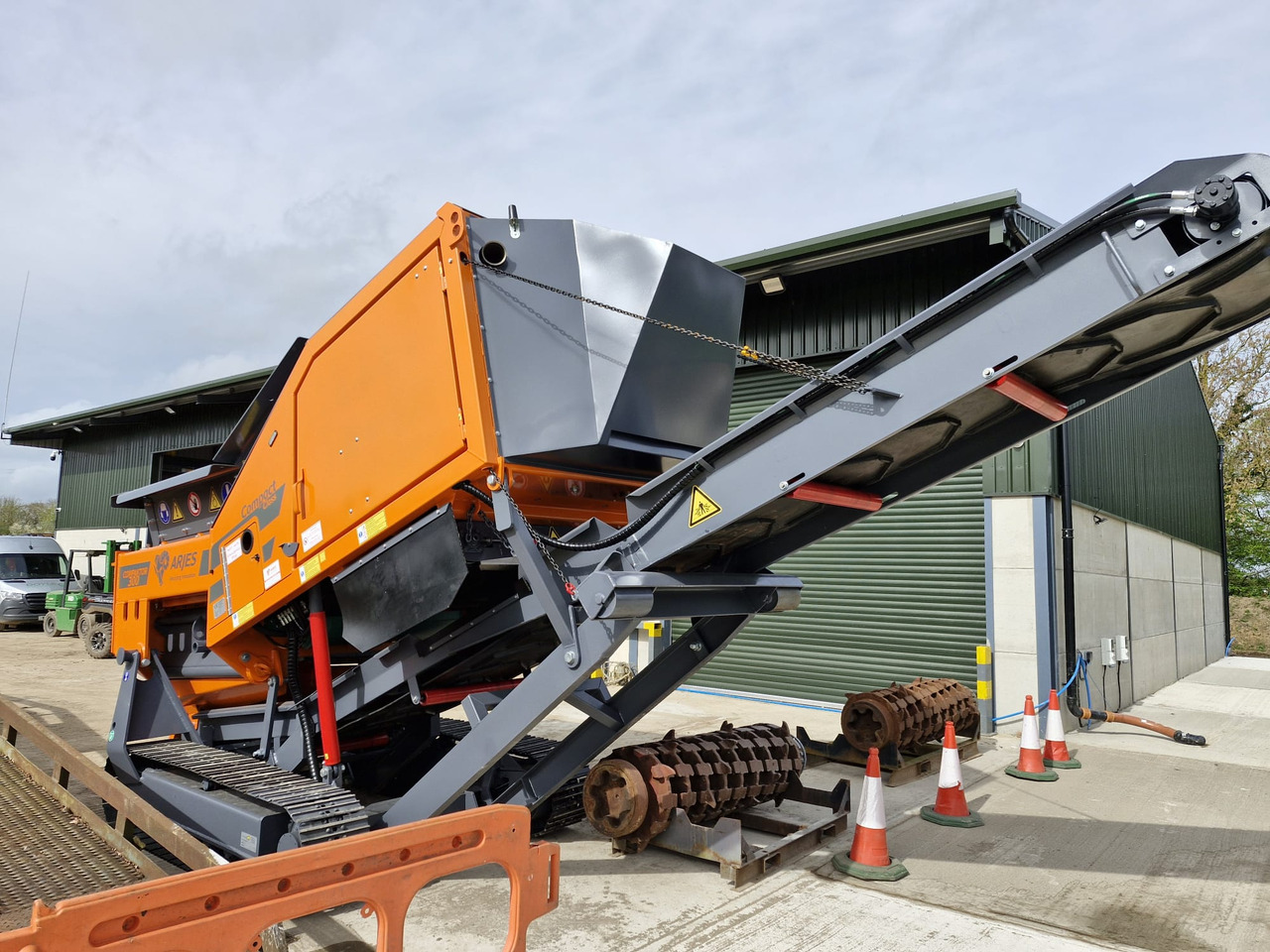 Arjes Arjes Compaktor 300 - Industrijski šreder: slika Arjes Arjes Compaktor 300 - Industrijski šreder Arjes Arjes Compaktor 300 - Industrijski šreder: slika Arjes Arjes Compaktor 300 - Industrijski šreder