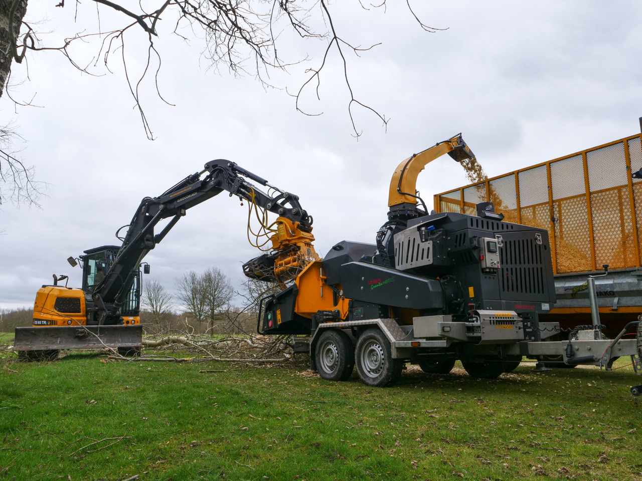 Drobilica za drvo Jaguar 40 3-point linkage: slika Drobilica za drvo Jaguar 40 3-point linkage Drobilica za drvo Jaguar 40 3-point linkage: slika Drobilica za drvo Jaguar 40 3-point linkage