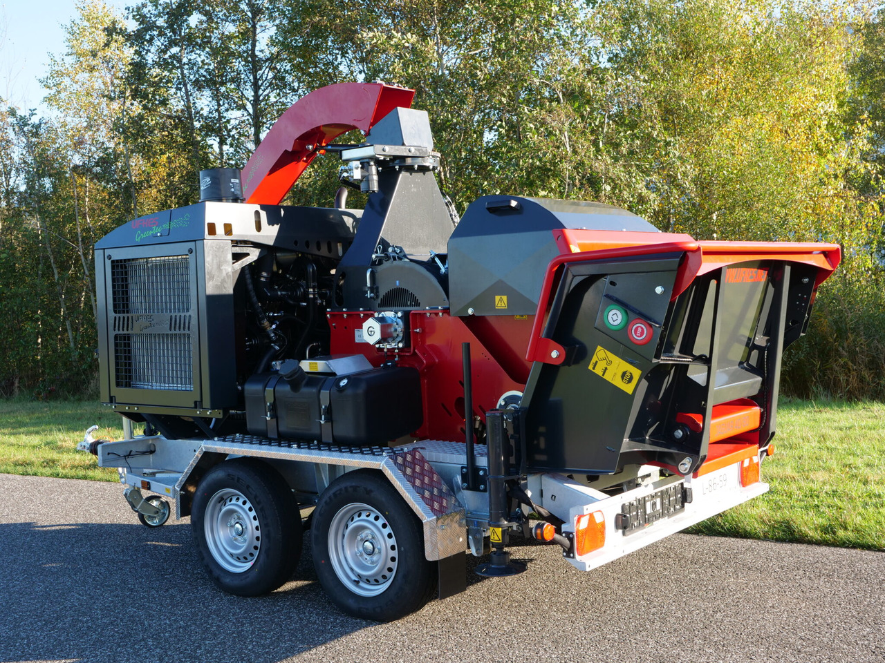 Drobilica za drvo Jaguar 40 3-point linkage: slika Drobilica za drvo Jaguar 40 3-point linkage Drobilica za drvo Jaguar 40 3-point linkage: slika Drobilica za drvo Jaguar 40 3-point linkage