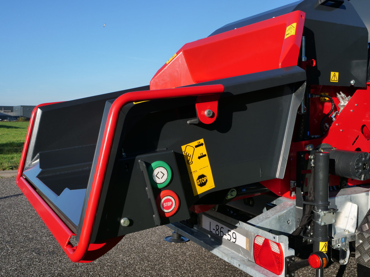 Drobilica za drvo Jaguar 40 3-point linkage: slika Drobilica za drvo Jaguar 40 3-point linkage Drobilica za drvo Jaguar 40 3-point linkage: slika Drobilica za drvo Jaguar 40 3-point linkage