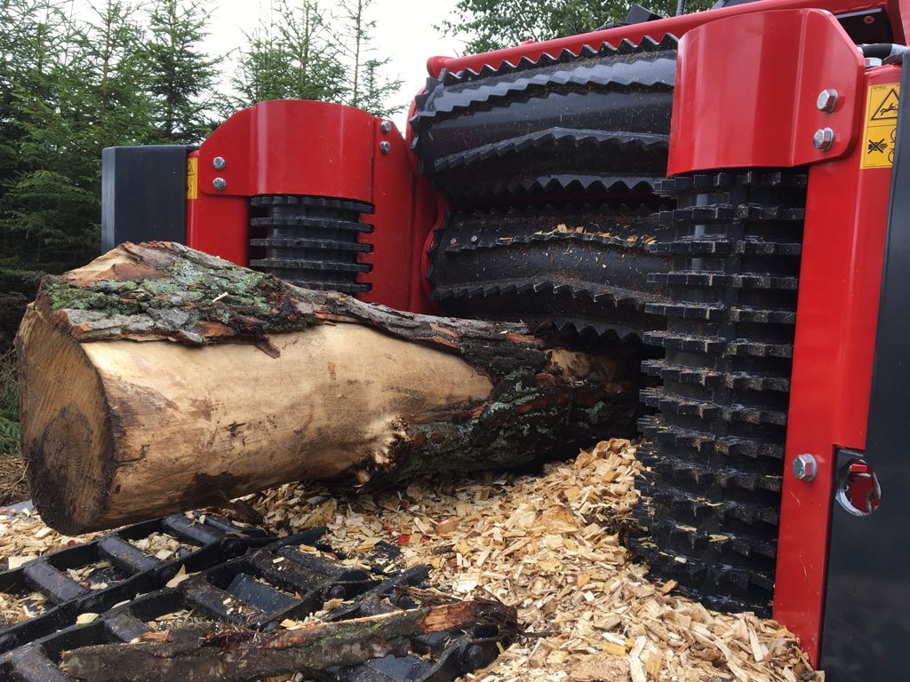 UFKES GREENTEC 962 - Drobilica za drvo: slika UFKES GREENTEC 962 - Drobilica za drvo UFKES GREENTEC 962 - Drobilica za drvo: slika UFKES GREENTEC 962 - Drobilica za drvo