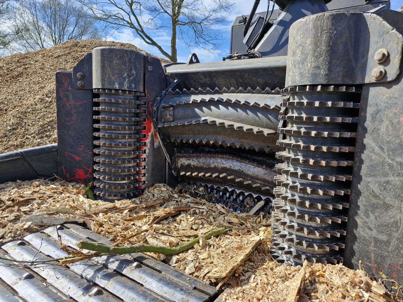 UFKES Greentec 972 Tracked Chipper - Drobilica za drvo: slika UFKES Greentec 972 Tracked Chipper - Drobilica za drvo UFKES Greentec 972 Tracked Chipper - Drobilica za drvo: slika UFKES Greentec 972 Tracked Chipper - Drobilica za drvo